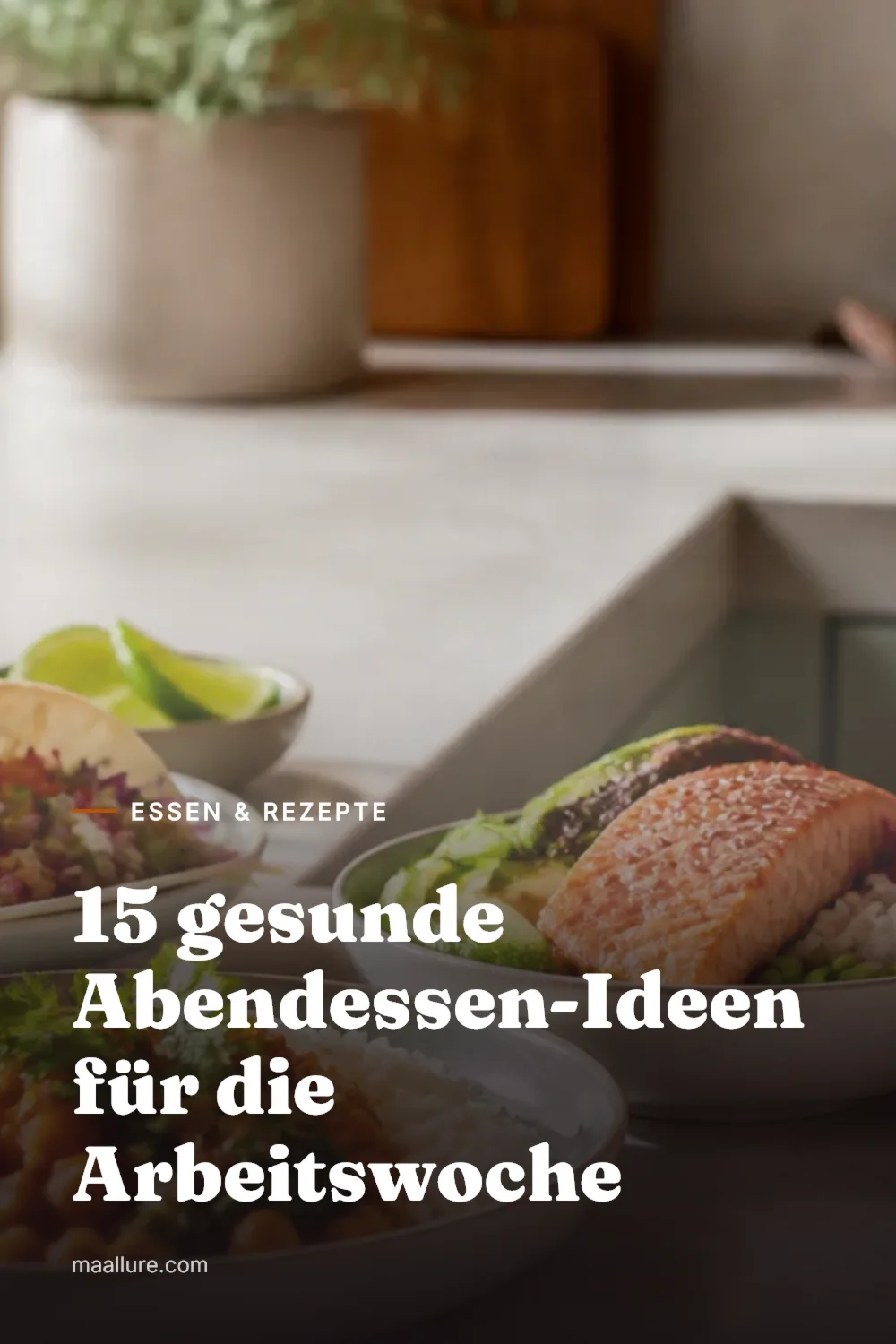 Ausgewogene und bunte Tellergerichte für ein gesundes Abendessen auf einer Holzküchenzeile