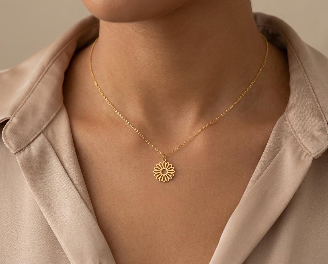 Daisy Necklace: Sterling Silver Floral Design