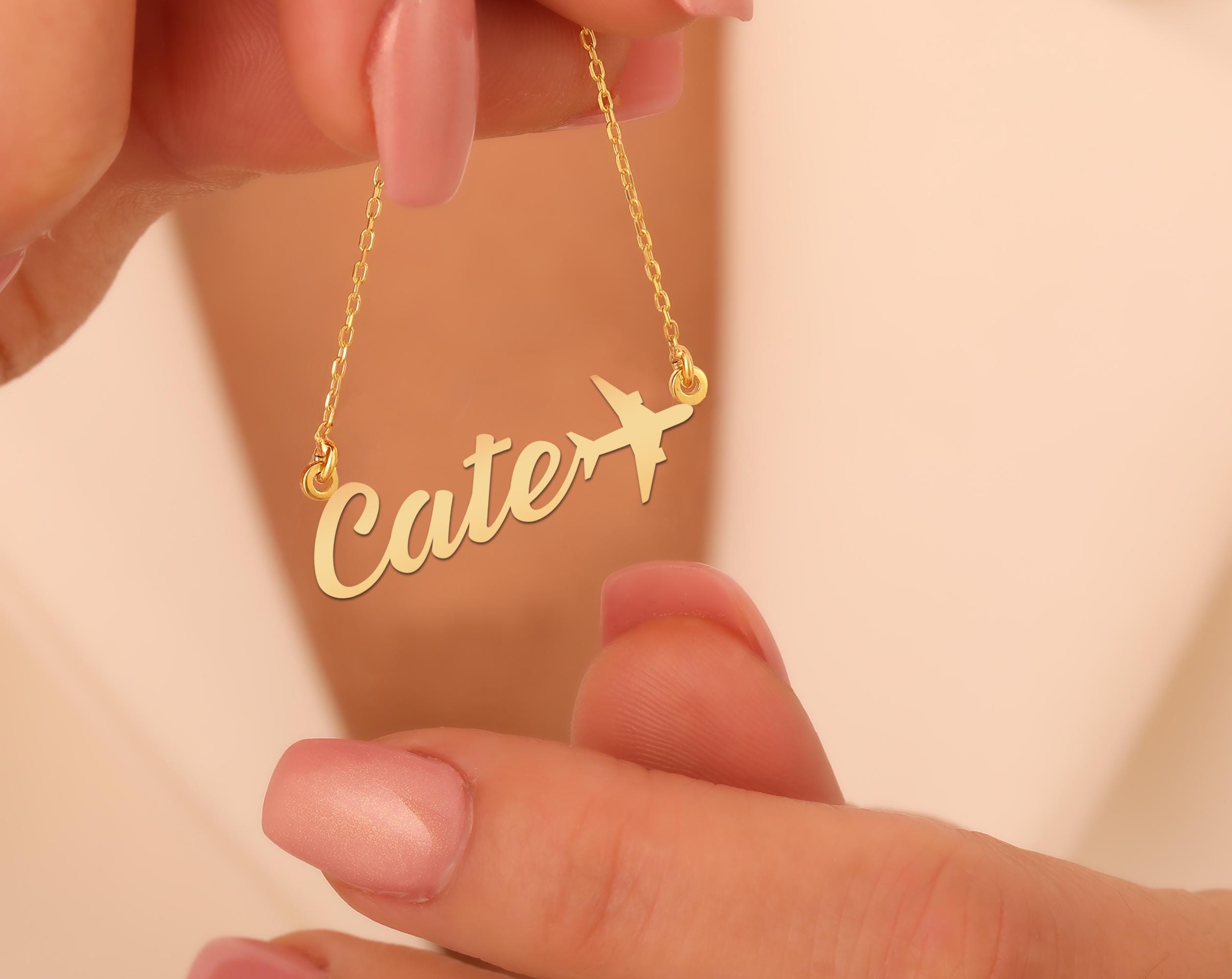 Personalized Travel Name Necklace – Horizontal Airplane Necklace in Gold Plated Silver – Custom Jewelry for Pilots, Travelers, Nomads